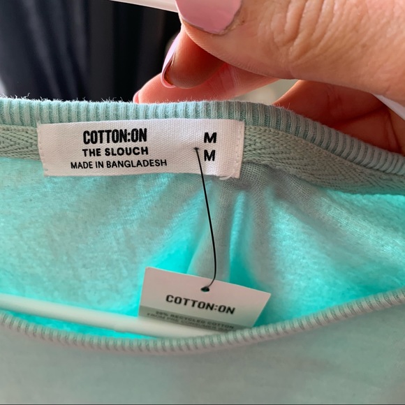 SOLD NWT Light blue cropped tee - Picture 4 of 4